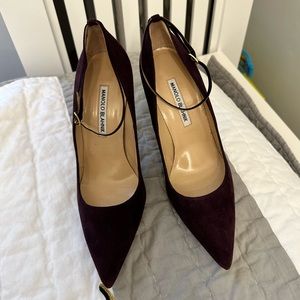 Manolo Blahnik Suede Pumps